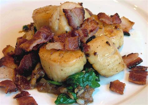 Gluten-Free, Casein-Free Scallops with Bacon & Spinach