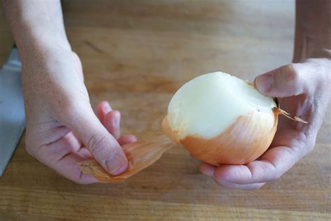 Guide to Slicing Onions With Ease