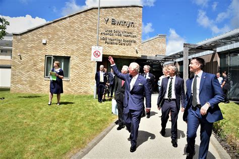 Prince Charles visits state of the art Macmillan palliative care unit ...