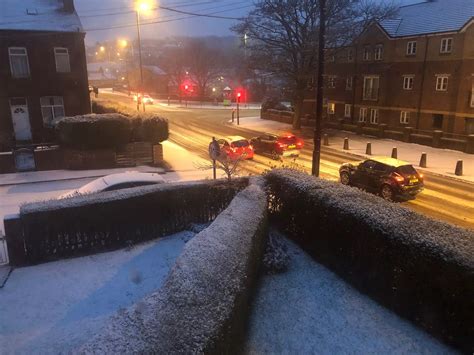 11 pictures of snow in Leeds as the city wakes up to wintry weather ...