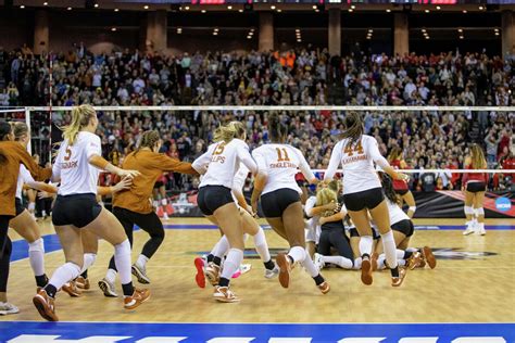 Texas Longhorns win national volleyball title over Louisville