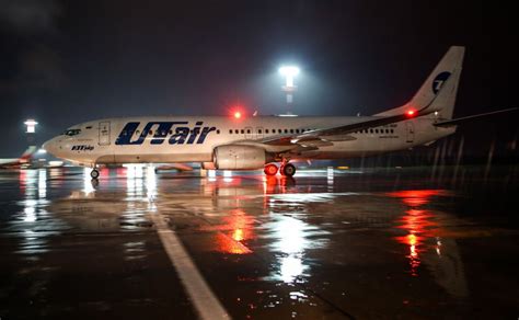 Breaking: Utair 737 Crashes; Left Engine Catches on Fire - The Points Guy