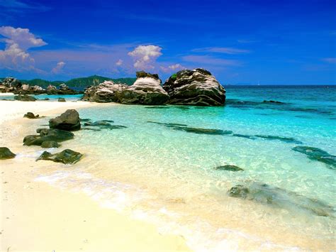 Breeze Me: Let's discover Phuket Island, Thailand