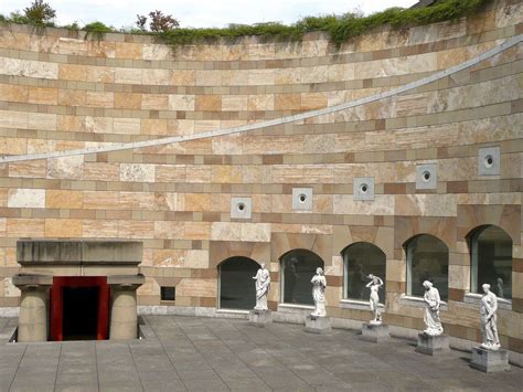 Neue Staatsgalerie stuttgart rotunde | British architecture, Architecture, Stirling