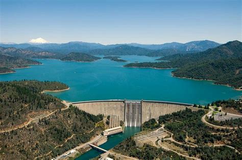 Shasta dam, Whiskeytown–Shasta–Trinity National Recreation Area, near Redding, California ...