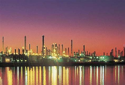 Valero refineries to run at up to 93 percent of capacity in second ...