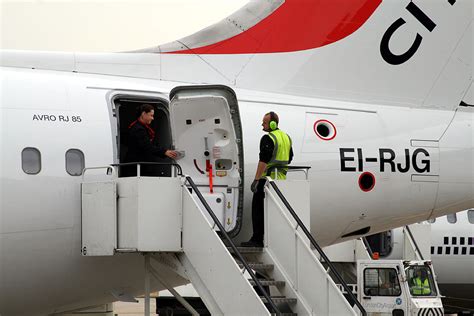 Behind the Scenes at London City Airport - Ramp Operations - Airport Spotting