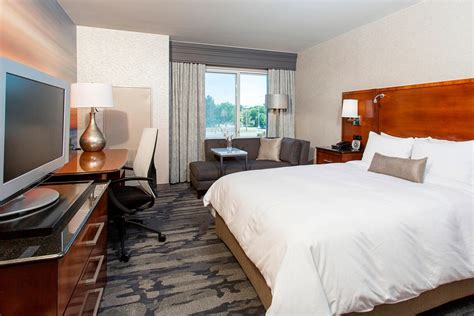 Rochester, NY, Lodging | Rochester Airport Marriott