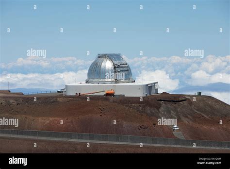 Mauna Kea observatory Telescope complex Hawaii. Observatories, MKO, astronomical research ...