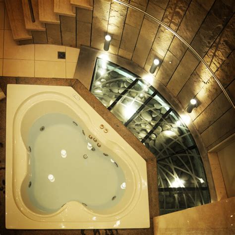 27 Unique Bathtubs You'll Never Want To Leave