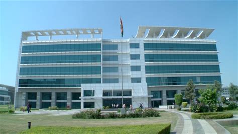 HCL announces mega recruitment drive for Noida campus | TechGig