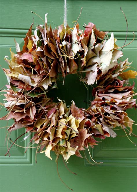 Fall Leaf Wreath | HGTV