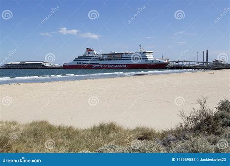 Ferry Terminal in Port Melbourne Editorial Image - Image of security, transport: 115959585