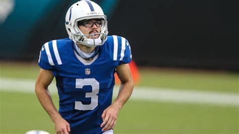 Colts Kicker With Glasses : Everything You Need To Know About Colts Kicker Rodrigo Blankenship ...