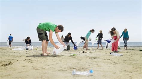 Tens of thousands clean Norway's beaches - CGTN