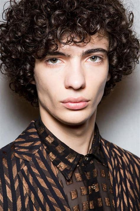 Hairstyles Guys With Curly Hair / 30 New Stylishly Masculine Curly Hairstyles For Men / We did ...