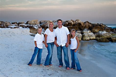 best Family Portraits Paulson 212061D | Vacation Beach Portraits