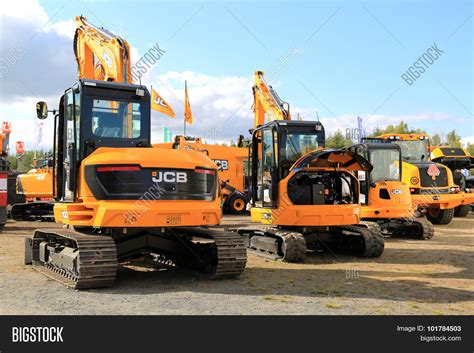 JCB Crawler Excavators Image & Photo (Free Trial) | Bigstock