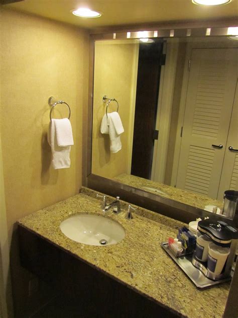 Hilton Anatole Dallas - Hotel, Quarto e Executive Lounge - Passageiro ...