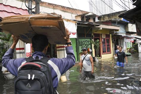 Kemarin, Jakarta banjir lagi hingga remaja laki-laki tenggelam - ANTARA News