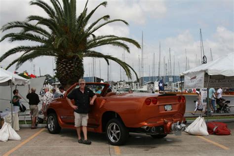 Massive performance on land or sea - the amphibious WaterCar Python