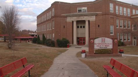 Hendersonville High School alum pushing city council to block new school | WLOS