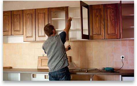 measuring-kitchen-cabinet | Remodeling in Santa Monica