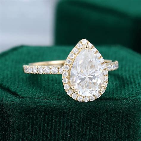 7*10mm Pear Shaped Halo Moissanite Engagement Ring - MollyJewelryUS