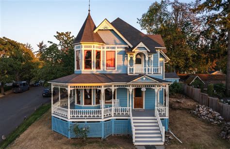 Property Watch: An Iconic 1896 Queen Anne Victorian in Oregon City ...