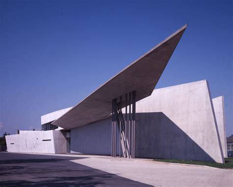 Clásicos de Arquitectura: Estación de Bomberos Vitra / Zaha Hadid ...