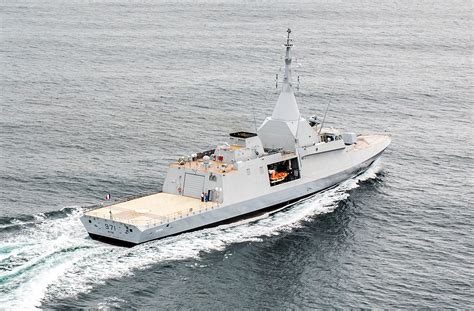 Primeira corveta Gowind 2500 da DCNS inicia testes de mar com sucesso - Poder Naval - A ...