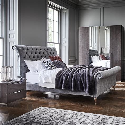 This luxurious bed frame (The Odeon High End) has been beautifully ...