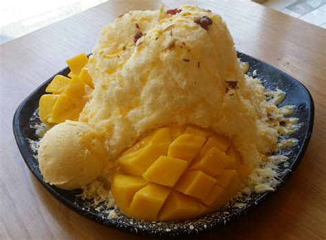 Mango patbingsu from Meetfresh in Seoul. #Seoul #patbingsu #koreanfood Dessert Bread, Cake ...