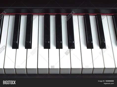 Piano Keyboard White Image & Photo (Free Trial) | Bigstock