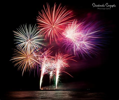 A Step-by-Step Guide on How to Photograph Fireworks | Fireworks ...