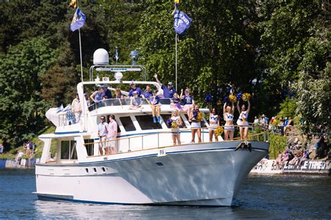 Photos: Thousands come out for Seattle Yacht Club's Opening Day ...