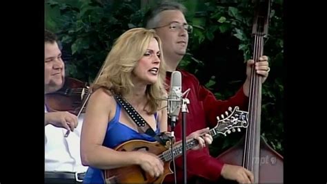 Rhonda Vincent & The Rage - "All-American Bluegrass Girl" Chords - Chordify