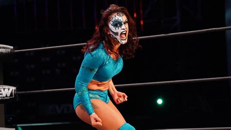 What happened between AEW star Thunder Rosa and Lucha Underground ...