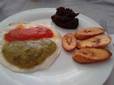 The Guatemalan Breakfast | Dos Lunas Airport Bed & Breakfast/Hostel