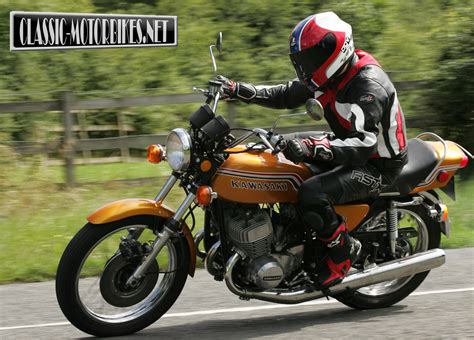 Kawasaki H2 750 Road Test | Classic Motorbikes