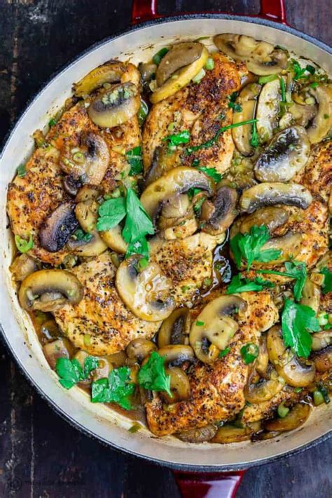 20-Minute Skillet Mushroom Chicken | The Mediterranean Dish