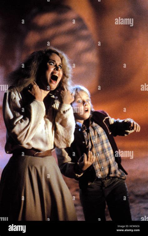 INVADERS FROM MARS, Karen Black, Hunter Carson, 1986 Stock Photo - Alamy