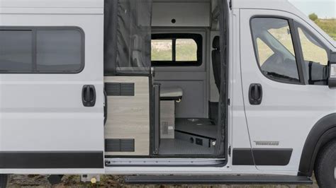 Winnebago Solis 21SP (59PX) Photos & Videos