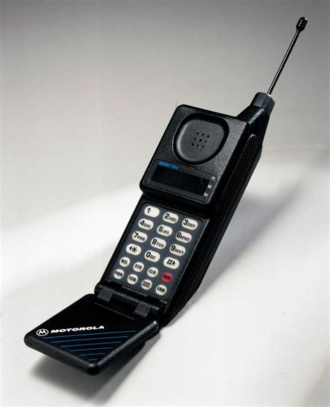 Mobile telephone | Definition & History | Britannica