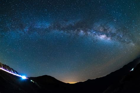 Fondos de pantalla : montañas, noche estrellada, coche, luces 4896x3264 - morlok - 1221413 ...