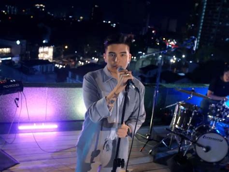 Anthony Rosaldo drops acoustic live performance of his single 'Tama Na' | GMA Music