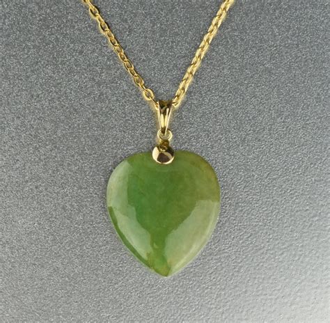 14K Gold Vintage Jade Heart Pendant necklace Boylerpf