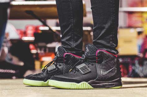 Nike Air YEEZY 2 "Solar Red"