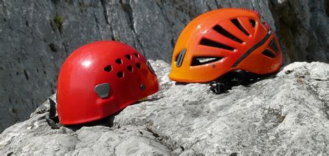 Best Climbing Helmet [2023] Top Helmets for Rock Climbing [Reviews]