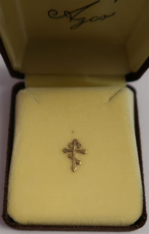 14 KT Gold Cross Lapel Pin – Byzantine Church Supplies